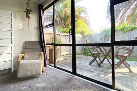 Photo of property in 2/57 Cardiff Road, Pakuranga, Auckland, 2010