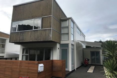 Photo of property in 43 Tiketike Way, Brooklyn, Wellington, 6021