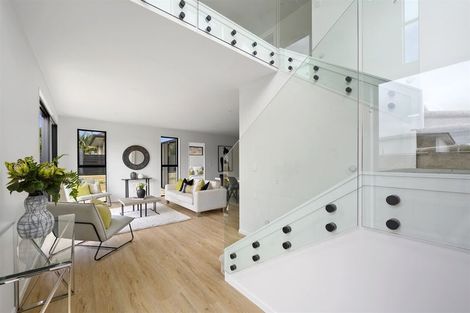 Photo of property in 7/5 Lemon Grove Lane, Greenhithe, Auckland, 0632