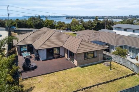 Photo of property in 131 Vipond Road, Stanmore Bay, Whangaparaoa, 0932