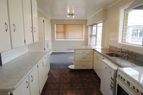 Photo of property in 112 Clawton Street, Westown, New Plymouth, 4310