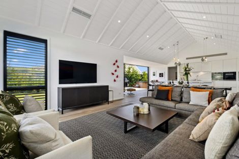 Photo of property in 56 Falconer Rise, Jacks Point, Queenstown, 9371