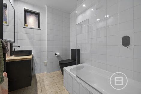 Photo of property in 19 Stone Ridge Place, Queenstown, 9300