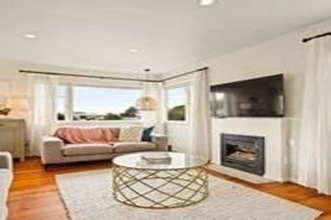 Photo of property in 84a Triangle Road, Massey, Auckland, 0614