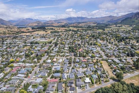 Photo of property in 12 Fletcher Way, Arrowtown, 9302