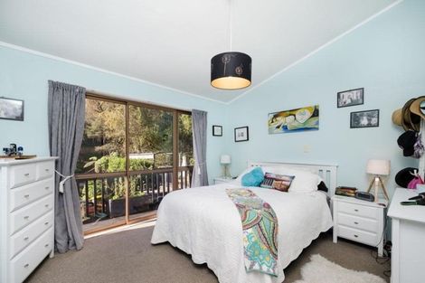 Photo of property in 42 Opanuku Road, Henderson Valley, Auckland, 0612