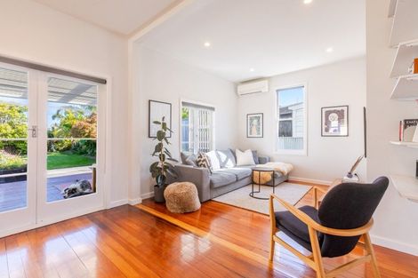 Photo of property in 100 Vigor Brown Street, Napier South, Napier, 4110