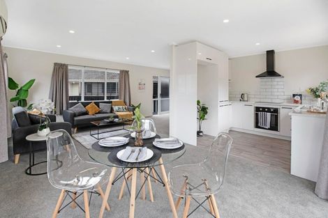 Photo of property in 12a Hinton Place, Weymouth, Auckland, 2103