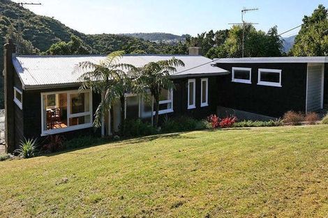 Photo of property in 100 Hill Road, Belmont, Lower Hutt, 5010