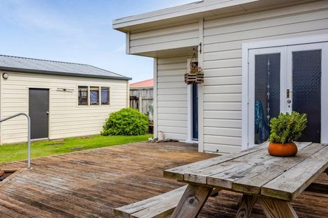 Photo of property in 22 Milmoe Street, Hawera, 4610