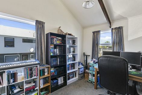 Photo of property in Lynbrae Court Flats, 17/4 Dr Taylor Terrace, Johnsonville, Wellington, 6037