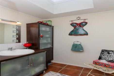 Photo of property in 54 Cutfield Road, New Plymouth, 4310