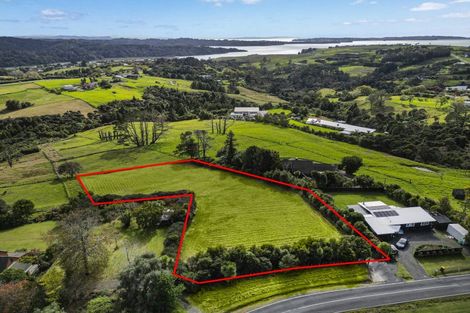 Photo of property in 13 Vaughans Road, Okura, Albany, 0792