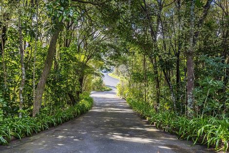 Photo of property in 100 Larsen Crescent, Tawa, Wellington, 5028