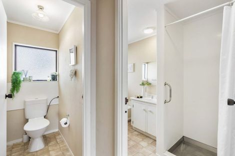 Photo of property in 76a Highland Park Drive, Highland Park, Auckland, 2010