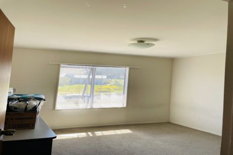 Photo of property in 58 Barbados Drive, Unsworth Heights, Auckland, 0632