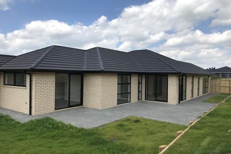 Photo of property in 92 Hillpark Drive, Pokeno, 2402