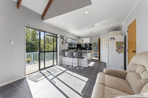 Photo of property in 28 Heathcote Place, Fitzherbert, Palmerston North, 4410