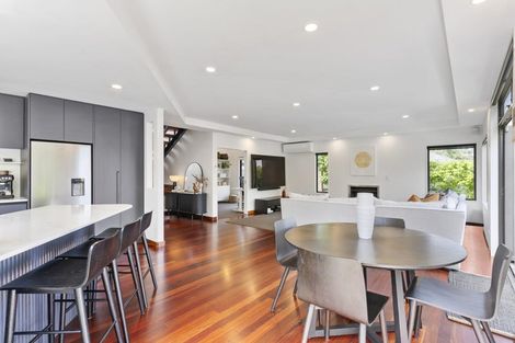 Photo of property in 25a Barron Drive, Green Bay, Auckland, 0604