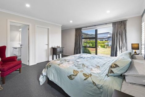 Photo of property in 25 Trump Place, Kelvin Grove, Palmerston North, 4414