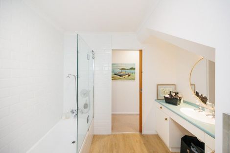 Photo of property in 3 Winston Avenue, Hokowhitu, Palmerston North, 4410