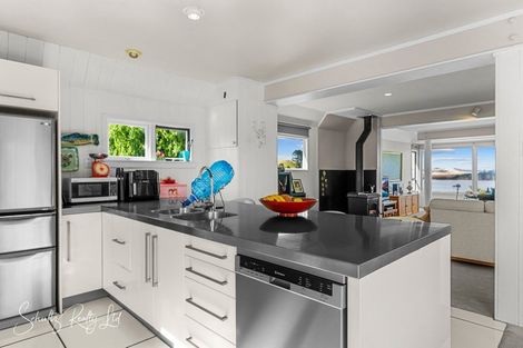 Photo of property in 38 Oxford Street, Whakapirau, Maungaturoto, 0583