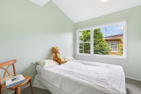 Photo of property in 75 Saddleback Rise, Murrays Bay, Auckland, 0630