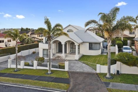 Photo of property in 6 Courtneys, West Harbour, Auckland, 0618