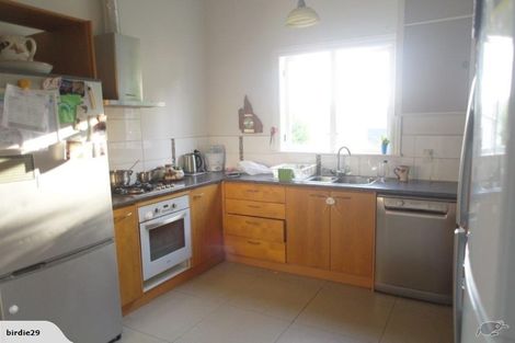 Photo of property in 16 Atkinson Road, Titirangi, Auckland, 0604