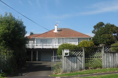 Photo of property in 111 Glenpark Avenue, Frankleigh Park, New Plymouth, 4310