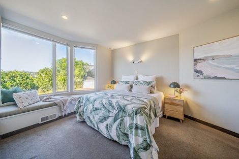 Photo of property in 26a Mana View Road, Paremata, Porirua, 5026