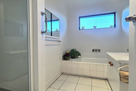 Photo of property in 2/27 Islington Place, Tamatea, Napier, 4112