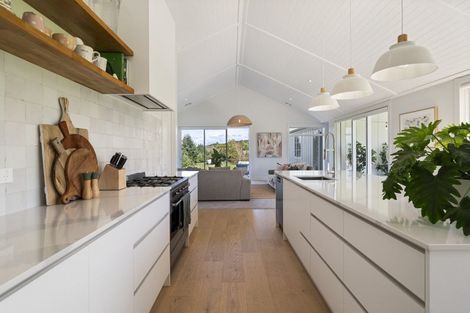 Photo of property in 5 Lens Way, Acacia Bay, Taupo, 3385