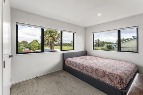 Photo of property in 7/69 Wharf Road, Te Atatu Peninsula, Auckland, 0610