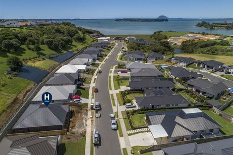 Photo of property in 23 Lakeside Terrace, Omokoroa, 3114
