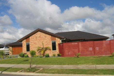 Photo of property in 5 Mordane Place, Flat Bush, Auckland, 2016