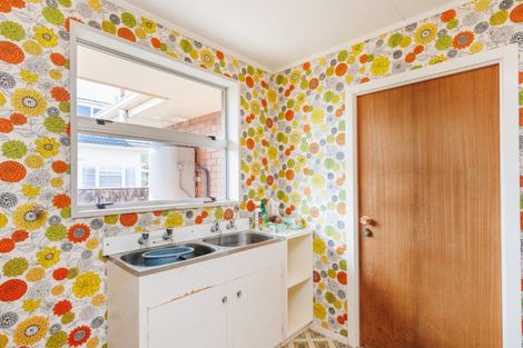 Photo of property in 15 College Street, Awapuni, Palmerston North, 4412