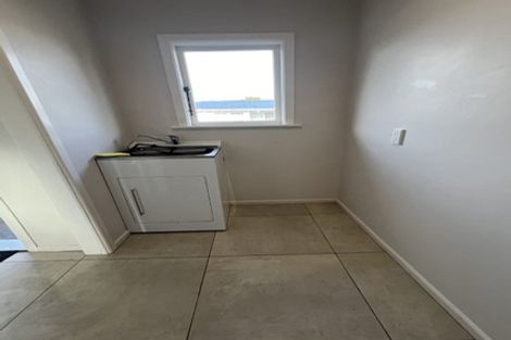 Photo of property in 19 Oswald Crescent, Paparangi, Wellington, 6037