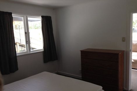 Photo of property in 9 Stottholm Road, Titirangi, Auckland, 0604