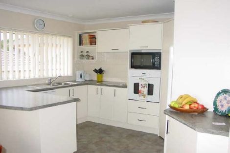 Photo of property in 124 Charles Prevost Drive, The Gardens, Auckland, 2105