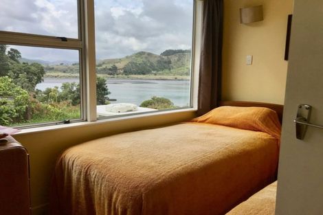 Photo of property in 1 Beach Road, Mokau, 4376