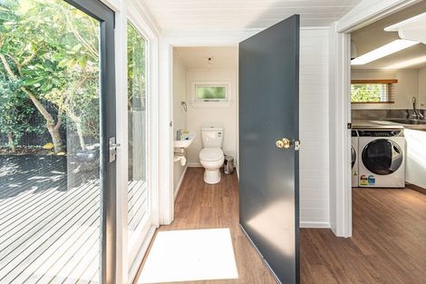 Photo of property in 24 Brassey Road, Saint Johns Hill, Whanganui, 4500