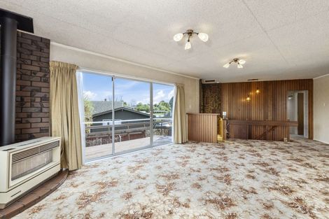 Photo of property in 76 Tamatea Road, Taupo, 3330