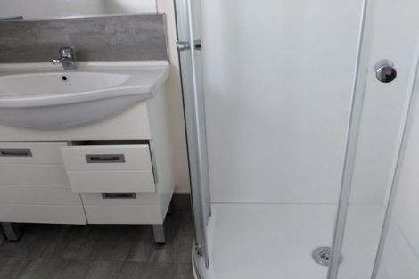 Photo of property in 4/41 Greenslade Crescent, Northcote, Auckland, 0627