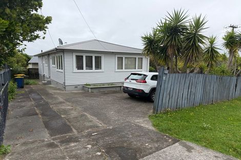 Photo of property in 95 View Road, Henderson, Auckland, 0612