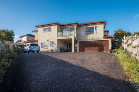 Photo of property in 42 Mandeville Place, Unsworth Heights, Auckland, 0632