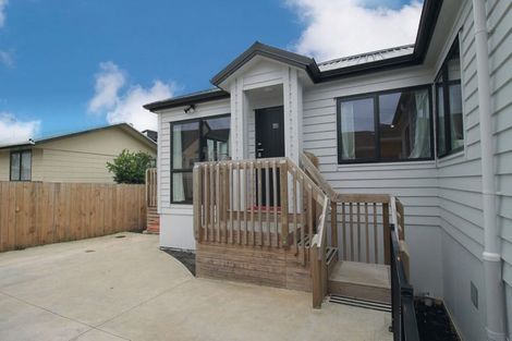 Photo of property in 4 Fruitvale Road, New Lynn, Auckland, 0600