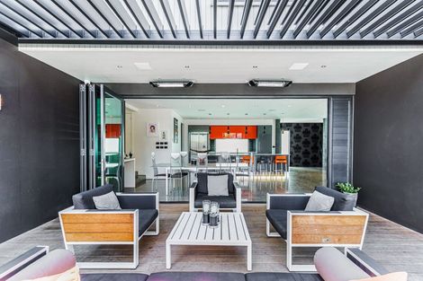 Photo of property in 3 Mansion Court, West Harbour, Auckland, 0618