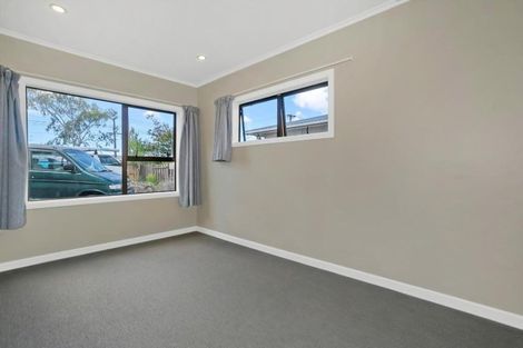 Photo of property in 19 Birdwood Road, Swanson, Auckland, 0612