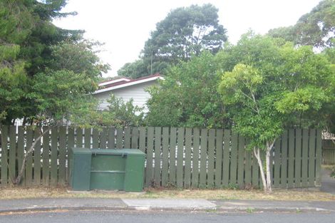 Photo of property in 5a Totaravale Drive, Totara Vale, Auckland, 0629